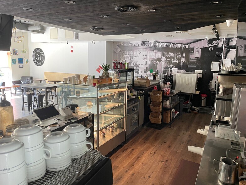 More Photos Of 62-68 King St W, Oshawa Storefront Retail Residential For Lease