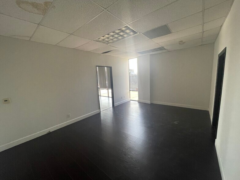 More Photos Of 7442 Varna Ave, North Hollywood Warehouse For Lease