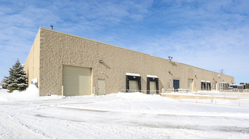 More Photos Of 4505-4515 S Taylor Dr, Sheboygan Flex For Sale