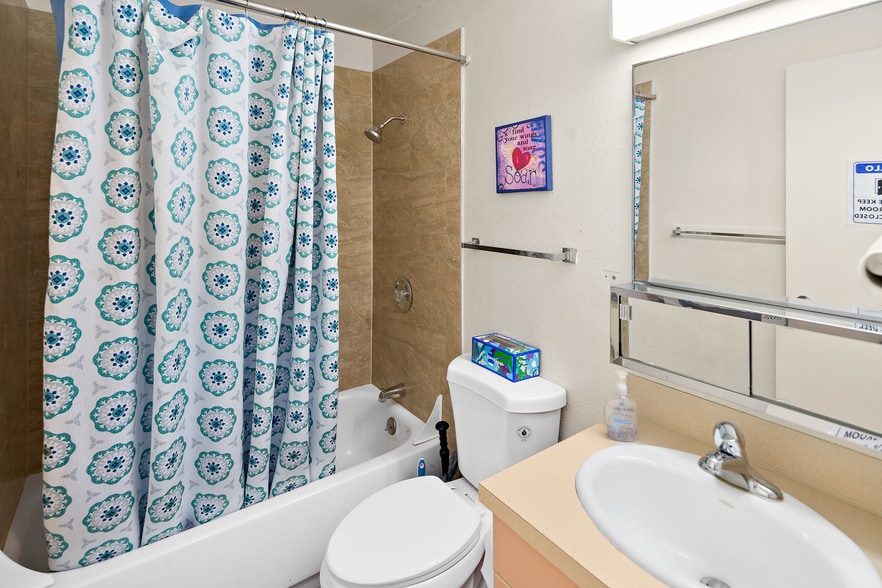 More Photos Of 739 S 3rd Ave, Kent Apartments For Sale