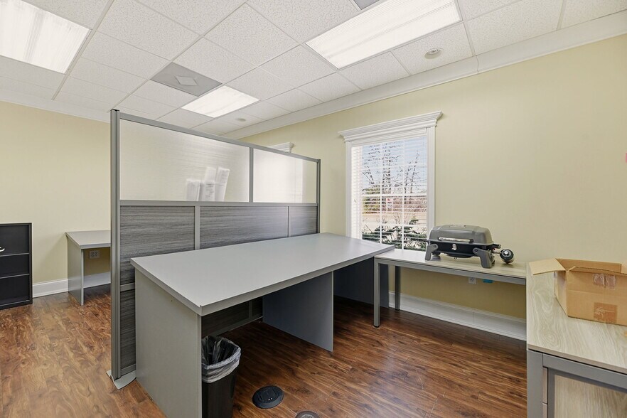 More Photos Of 430 Montbrook Ln, Knoxville Office For Lease
