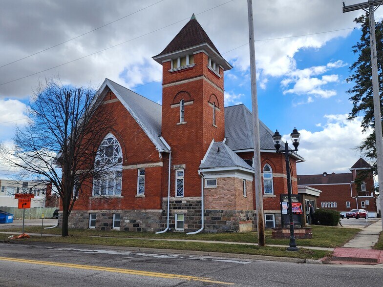 Primary Photo Of 230 N Woodworth St, Corunna Religious Facility For Lease