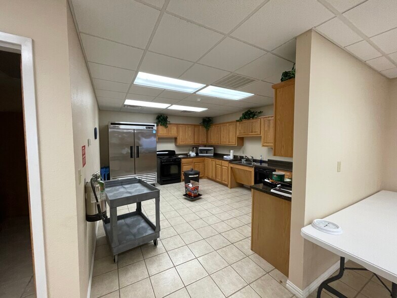 More Photos Of 501-599 Paris ave, Soper Religious Facility For Sale