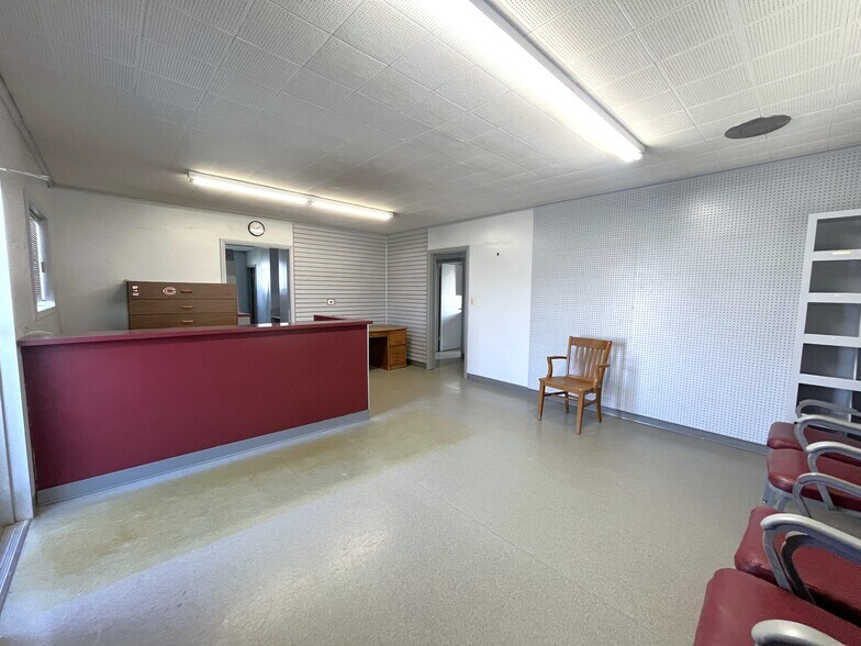 More Photos Of 1011 Washington st, Chillicothe Office For Sale