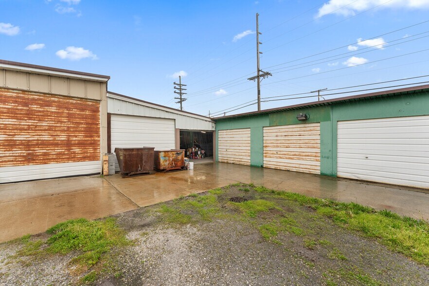 More Photos Of 741 Hoffman St, Hammond Industrial For Sale