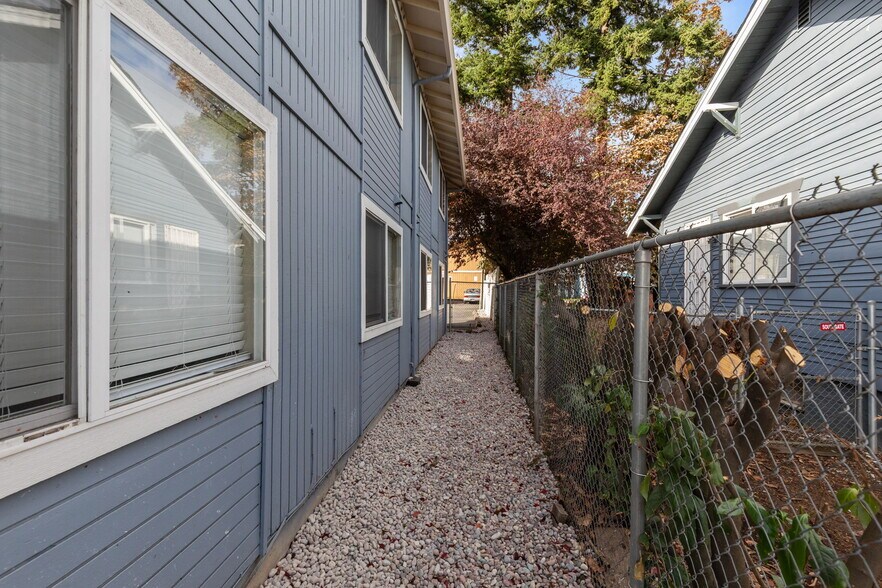 More Photos Of 3332 Chandler St, Tacoma Apartments For Sale