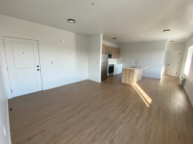 More Photos Of 404 E 5600 S, Salt Lake City Apartments For Sale