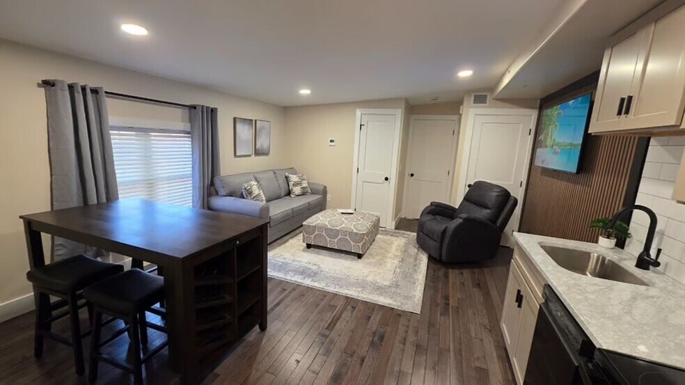 More Photos Of 241 S 5th St, Reading Apartments For Sale