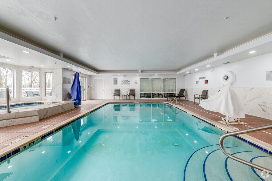 More Photos Of 9783 State Route 14, Streetsboro Hotel For Sale