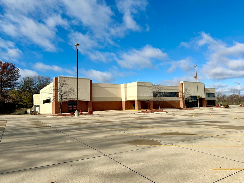 Primary Photo Of 2181 Logan Ave, Waterloo Supermarket For Sale