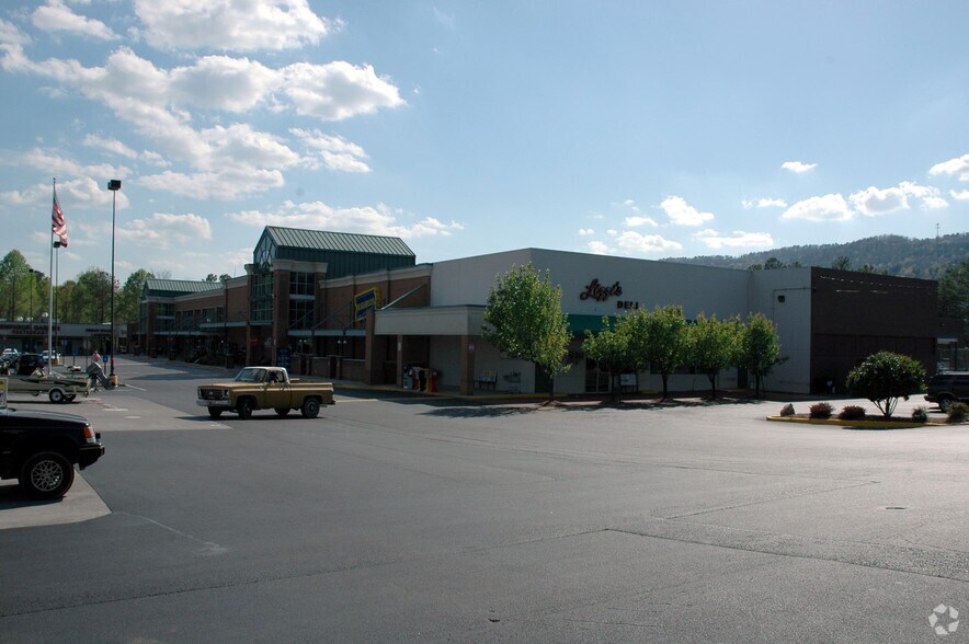Primary Photo Of 1347 W Walnut Ave, Dalton General Retail For Lease
