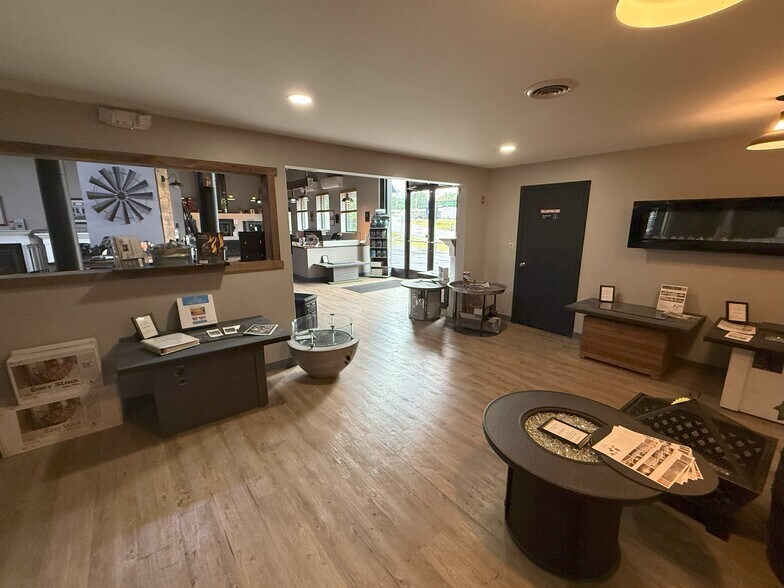 More Photos Of 1191 Hooksett Rd, Hooksett General Retail For Sale