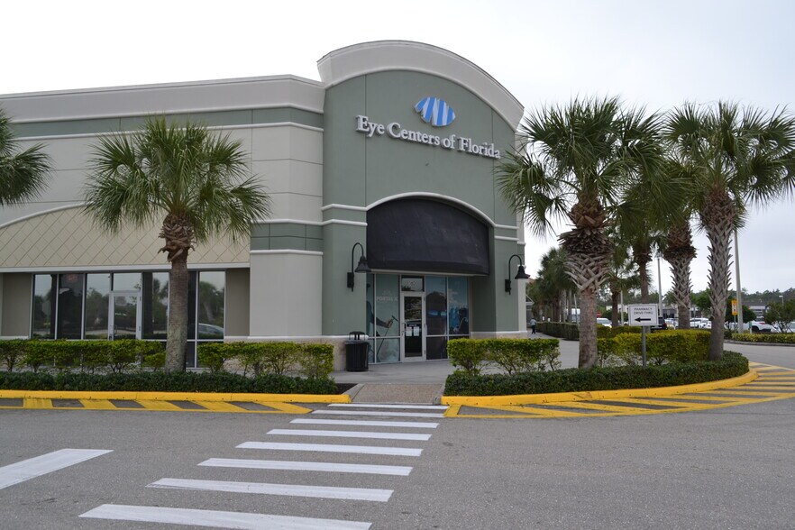 More Photos Of 17966 N Tamiami Trl, North Fort Myers Storefront Retail Office For Lease