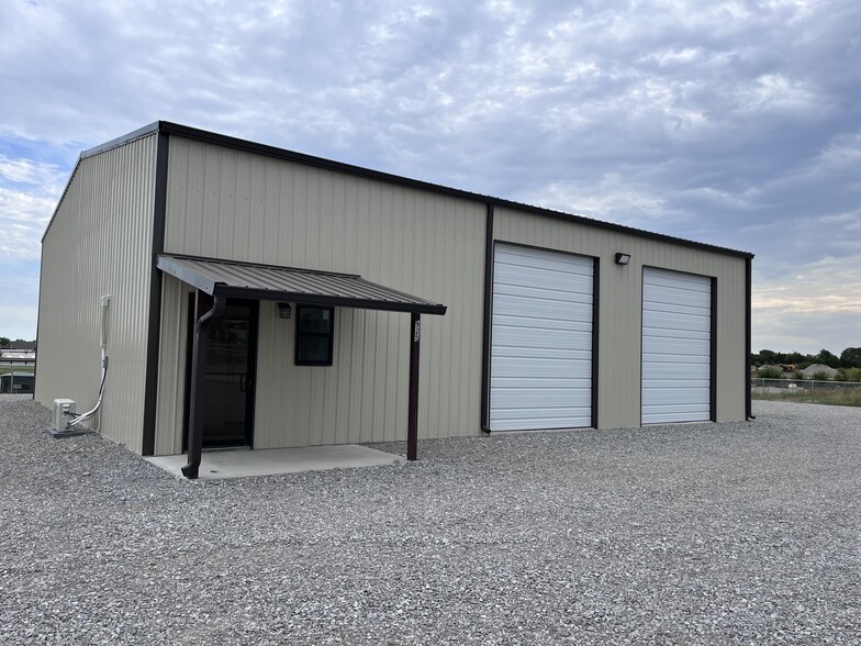 Primary Photo Of 926 Deere Dr, Ardmore Industrial For Lease