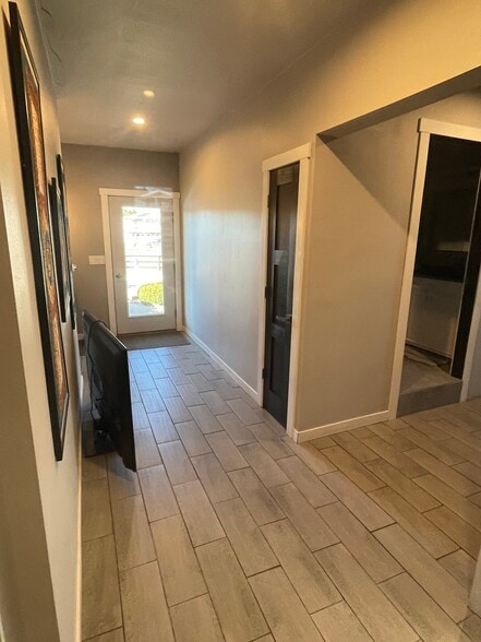 More Photos Of 136 Ferdinand St, Neenah Horse Stables For Sale