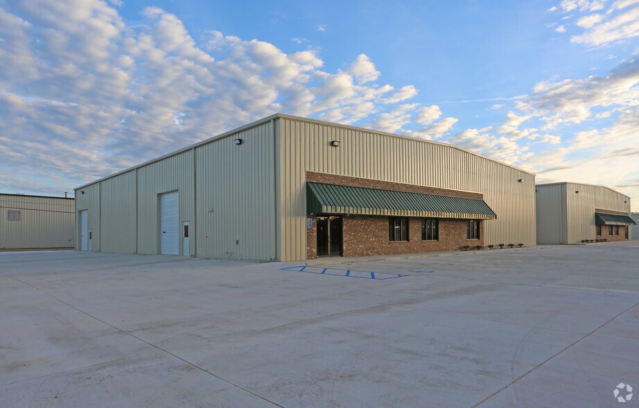 More Photos Of 185 Scotland Dr, Alabaster Unknown For Lease