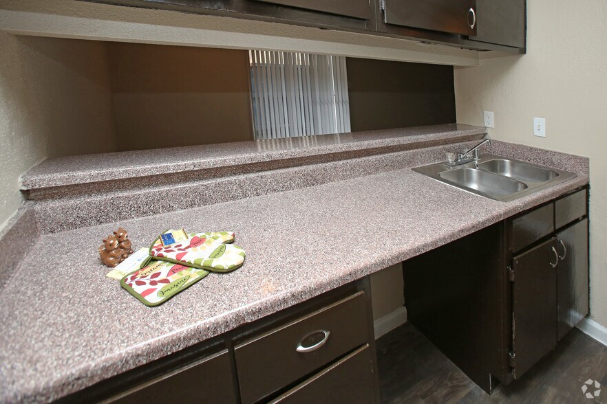More Photos Of 801 S Allen Genoa Rd, South Houston Apartments For Sale