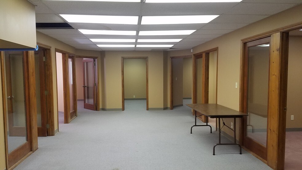 More Photos Of 4228 S Hocker Dr, Independence Office For Sale