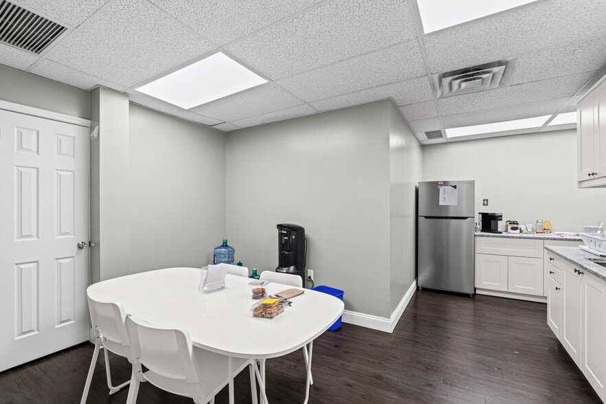 More Photos Of 10521 Judicial Dr, Fairfax Medical For Sale