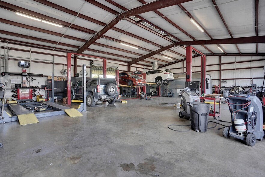 More Photos Of 17306 Alief Clodine Rd, Richmond Auto Repair For Sale