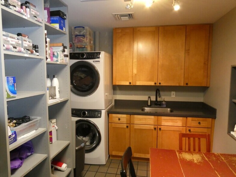 More Photos Of 1101 Foothill Blvd, La Cañada Flintridge Storefront For Lease