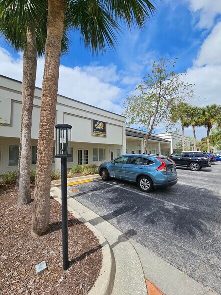 More Photos Of 218-384 Wilshire Blvd, Casselberry Office For Lease