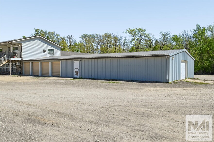 More Photos Of 520 Franklin St, Center Point Industrial For Sale