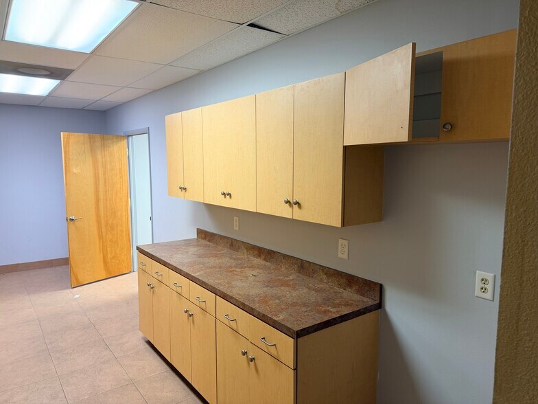 More Photos Of 7491 Ulmerton Rd, Largo Medical For Lease