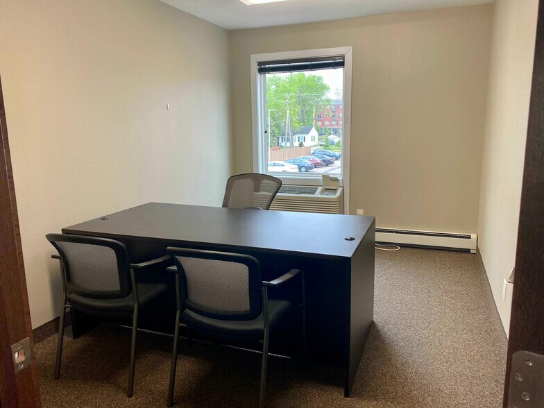 More Photos Of 931 Madison Ave, Mankato Office Residential For Lease