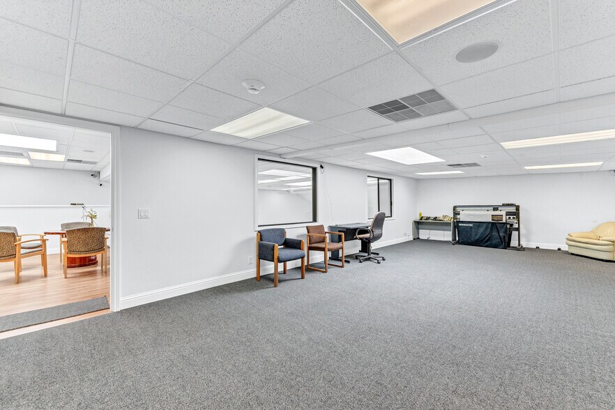 More Photos Of 1925 Francisco Blvd E, San Rafael Light Manufacturing For Lease