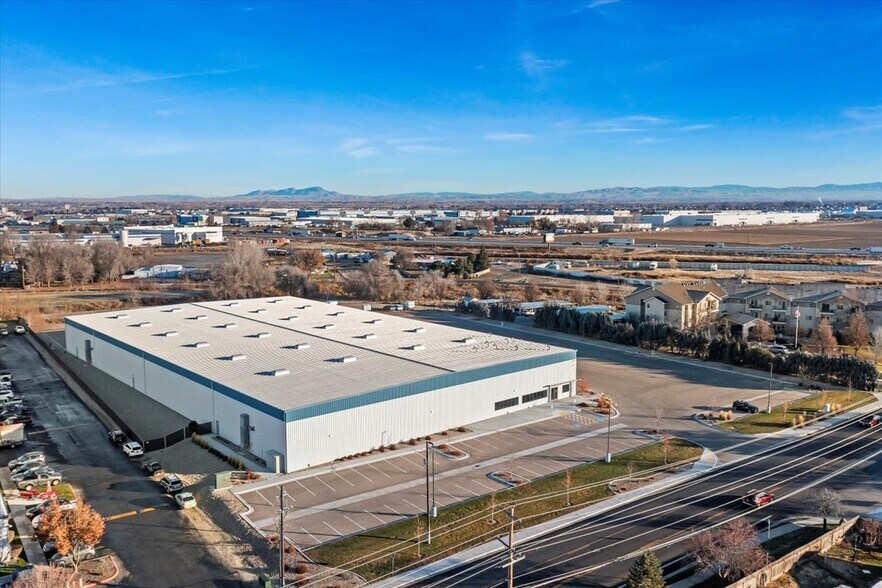 More Photos Of 3515 E Linden St, Caldwell Manufacturing For Lease