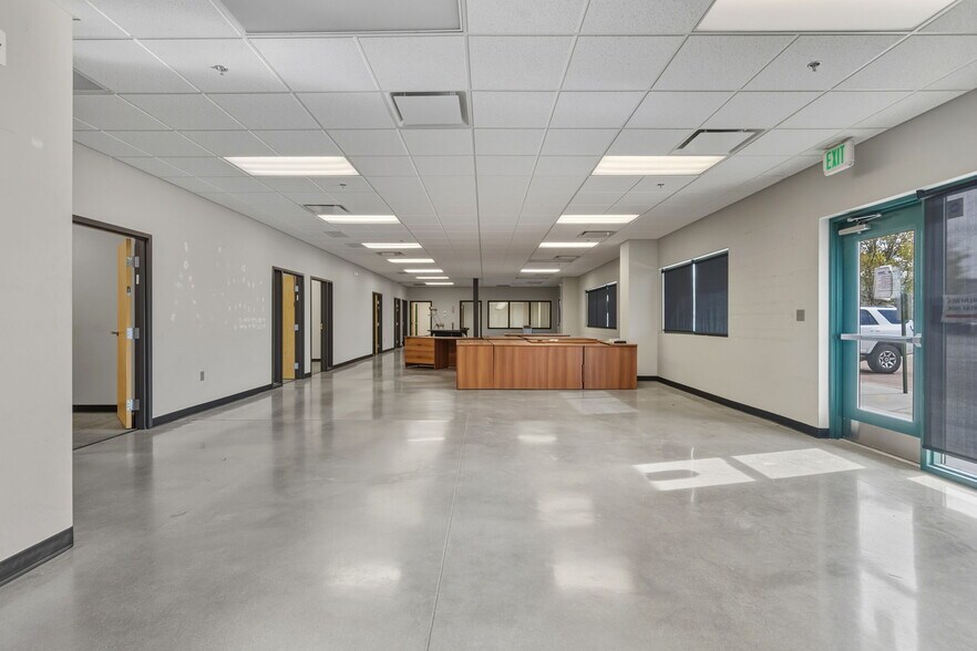 More Photos Of 3370 Drennan Industrial Loop S, Colorado Springs Flex For Lease