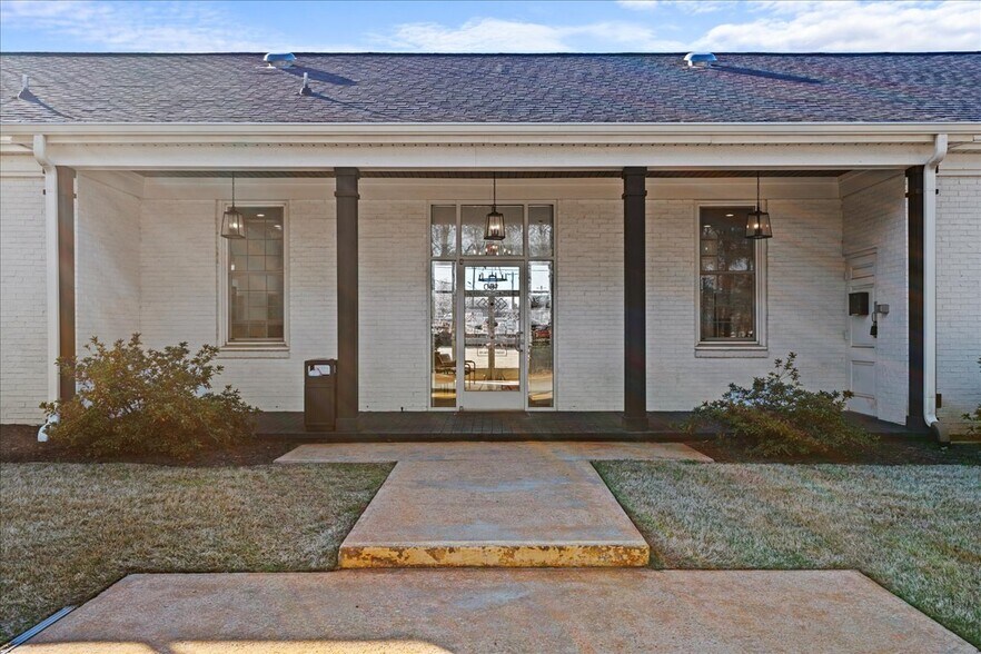 More Photos Of 100 Inman Rd, Lyman Office For Sale