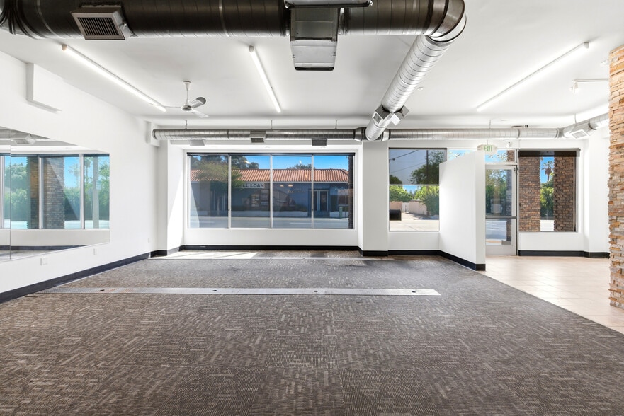 More Photos Of 215 S Citrus Ave, Covina Storefront For Lease