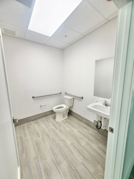 More Photos Of 9100 Belvedere Rd, Royal Palm Beach Loft Creative Space For Sale