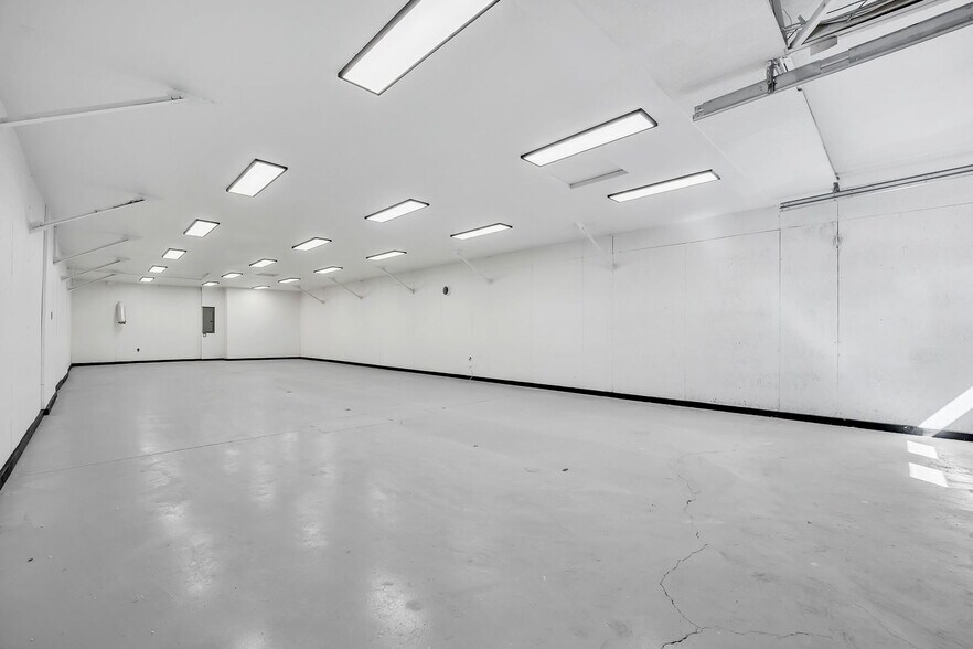 More Photos Of 624 S 29th St, Colorado Springs Light Manufacturing For Sale