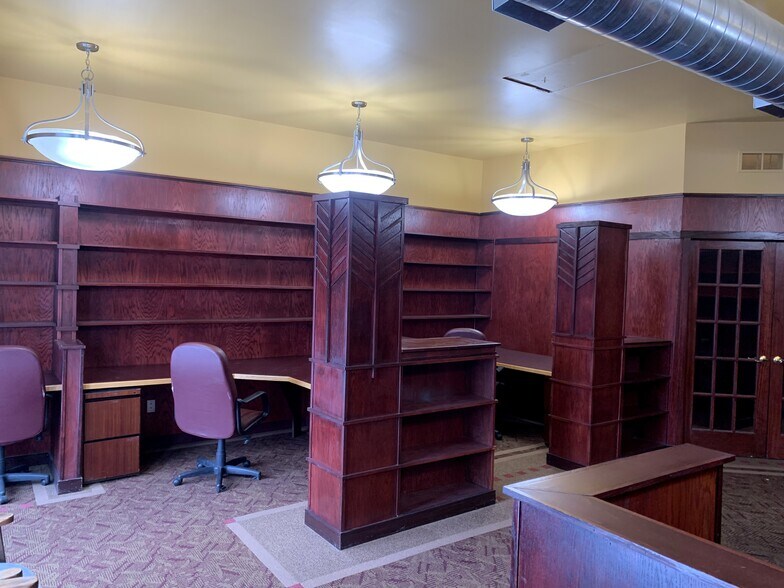 More Photos Of 105 S Linn Ave, Wentzville Coworking Space