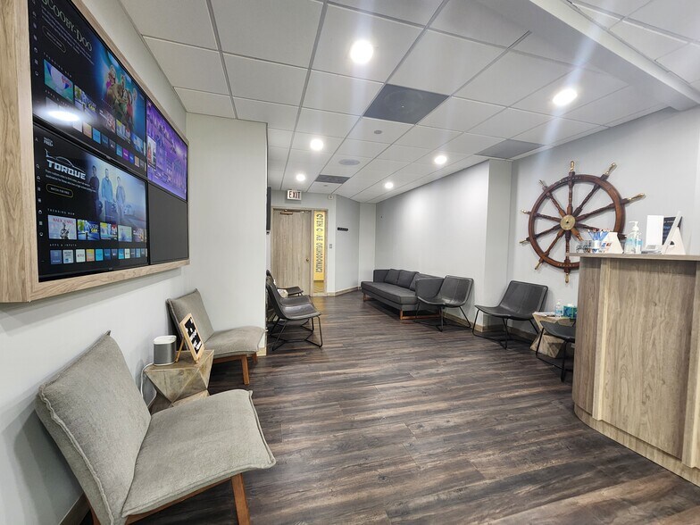 Primary Photo Of 3 School St, Glen Cove Medical For Sale