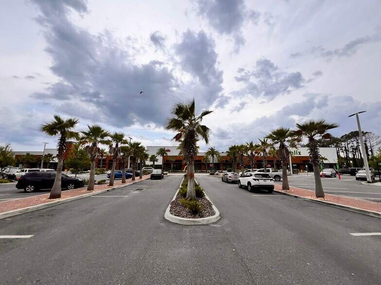 More Photos Of 500-580 Atlantic Blvd, Neptune Beach Storefront For Lease