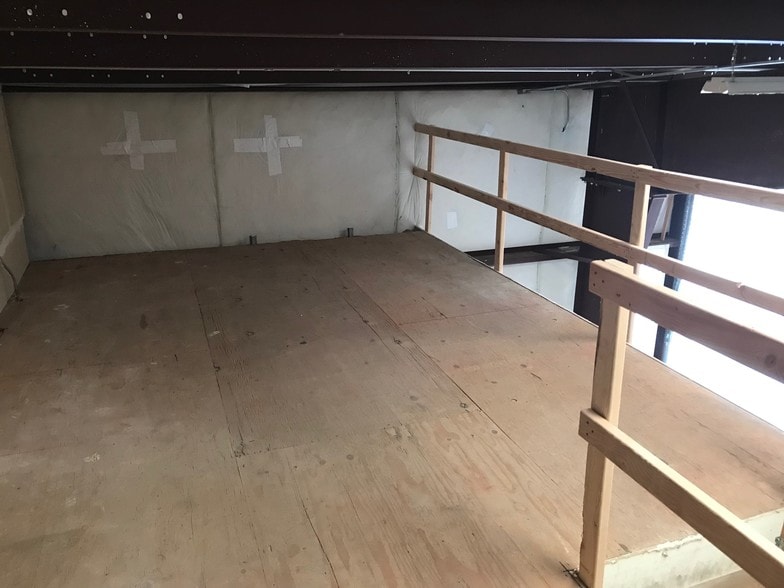 More Photos Of 45 SE Bridgeford Blvd, Bend Warehouse For Lease