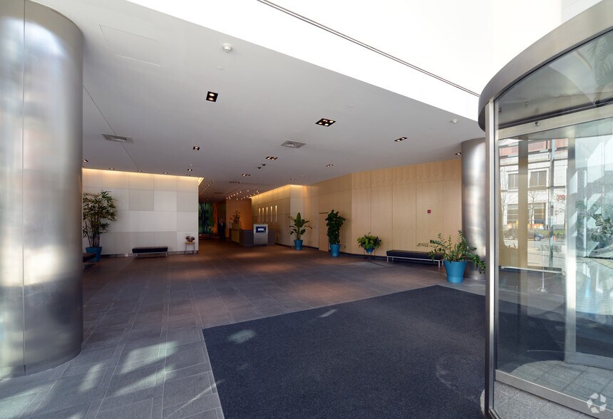 More Photos Of 10 Memorial Blvd, Providence Office For Lease