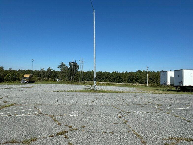 More Photos Of 100 Highway 243, Gordon General Retail For Sale