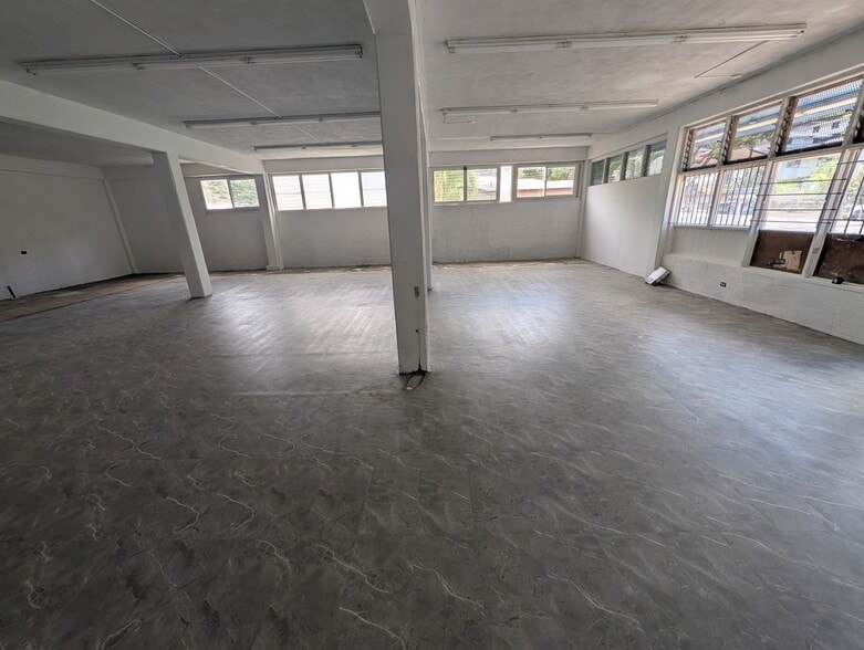 More Photos Of 1638 10th Ave, Honolulu Storefront Retail Office For Sale
