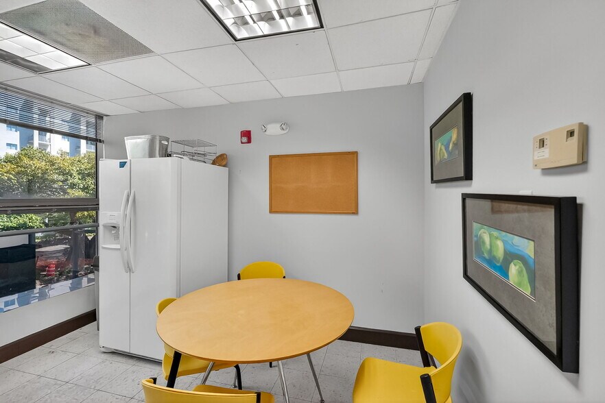More Photos Of 2121 SW 3rd Ave, Miami Office For Lease