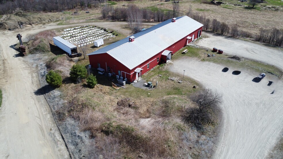 More Photos Of 76 Deer Run Ln, Hyde Park Warehouse For Sale