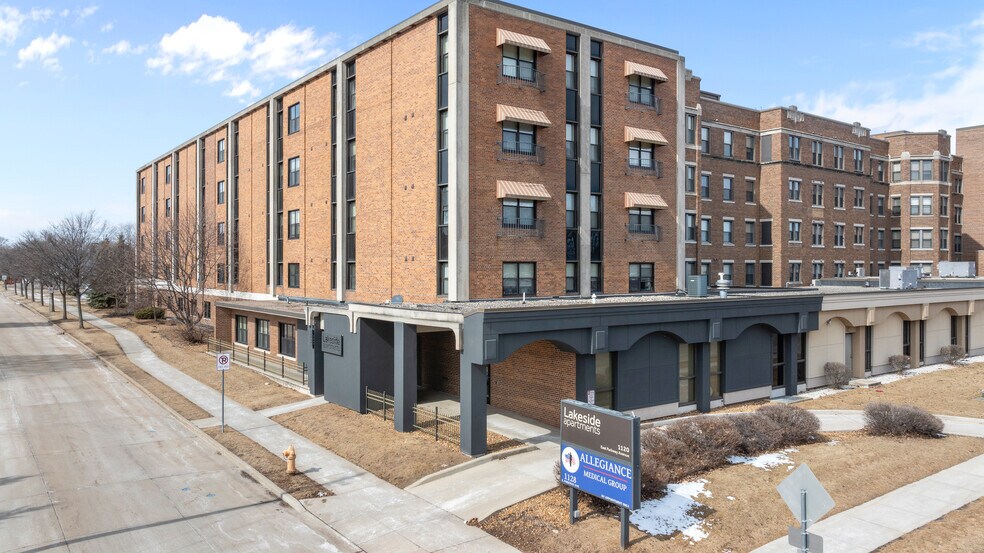 Primary Photo Of 1120 E Parkway Ave, Oshkosh Multifamily For Sale