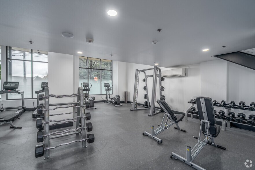 More Photos Of 104 12th Ave, Seattle Apartments For Lease