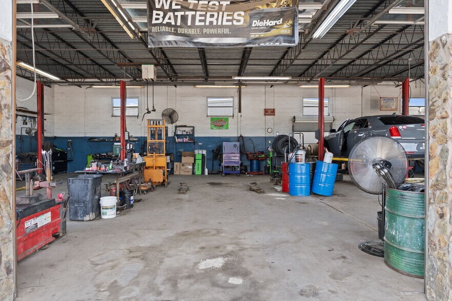 More Photos Of 6826 Ridge Rd, Port Richey Auto Repair For Sale