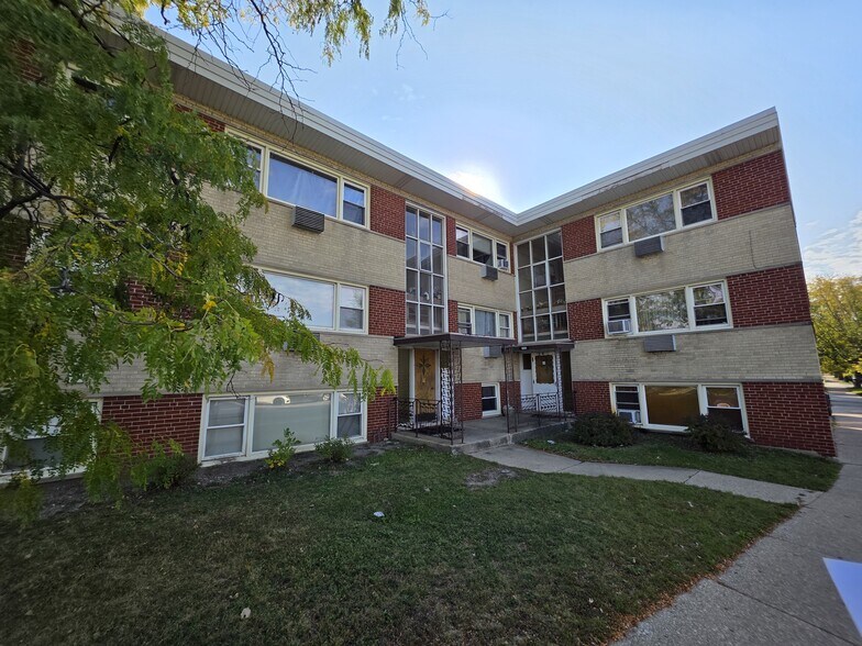 Primary Photo Of 6361 W Addison St, Chicago Apartments For Sale