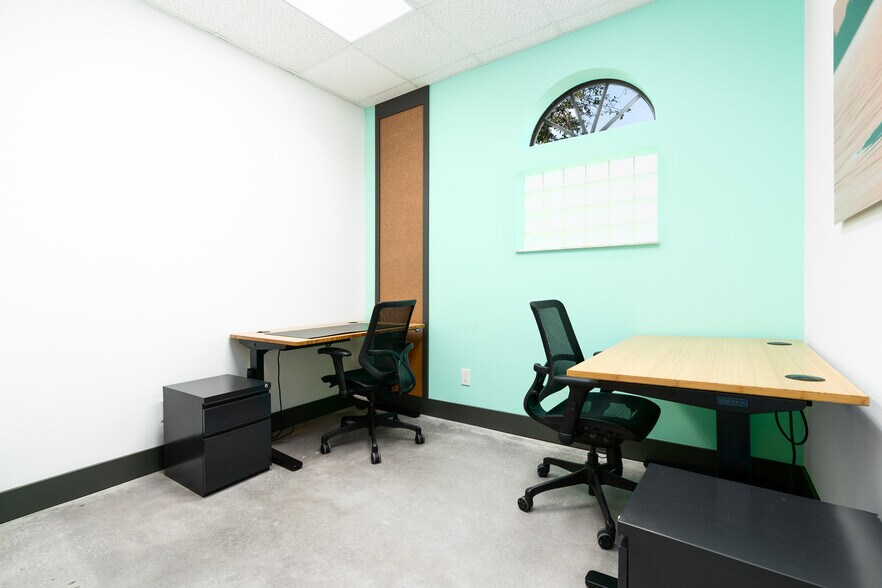 More Photos Of 223 N Causeway, New Smyrna Beach Medical For Sale